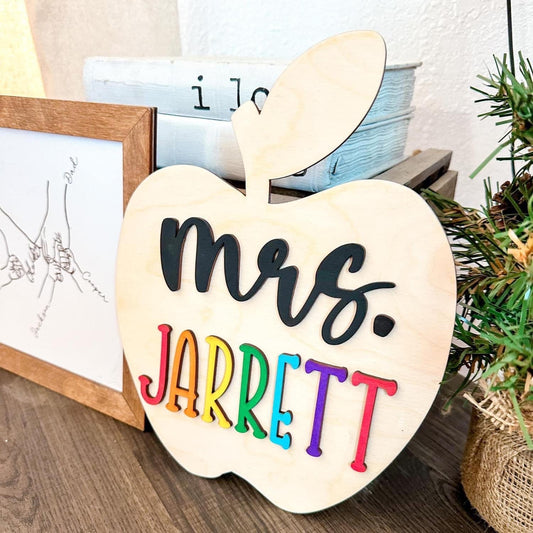 Teacher Apple Name Sign